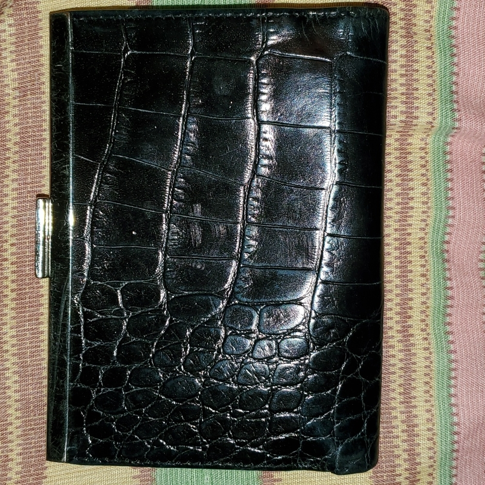 ANN TAYLOR Black Faux Snakeskin Embossed Wallet